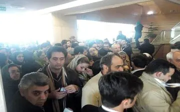 هیجان در روز پنجم جشنواره / صف طولانی و بی سابقه برای "بدون تاریخ، بدون امضا"+ عکس