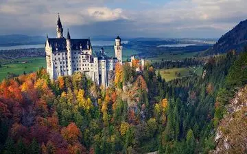 نویشوانشتاین در باواریا، قصر زیبای خفته در واقعیت