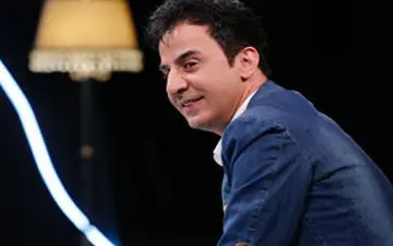 این عکس از عمو پورنگ و مادرش قلب همه را بدرد آورد|عکسی ناراحت کننده از عمو پورنگ در کنار تخت مادر