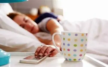 بیداری با زنگ موبایل چه بلای بر سرمان می‌آورد؟