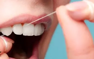 چطور نخ دندان بکشیم که سلامت دندان‌ها حفظ شود؟