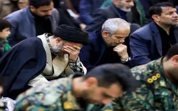 لحظه ورود پیکر رئیس جمهور شهید و همراهانش به مصلی + ویدئو