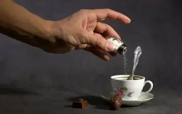 افزودن نمک به قهوه، ترندی که می‌تواند خطرناک باشد