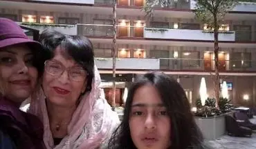 عکس لادن طباطبایی کنار مادر و دخترش