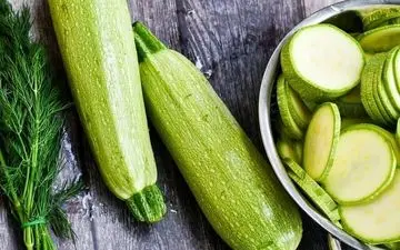 نفخ و یبوست را با این سبزی کم‌کالری درمان کنید