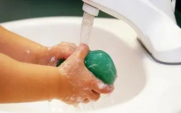 چند نکته بهداشتی در خصوص محافظت از میکروب ها در مکان های عمومی!