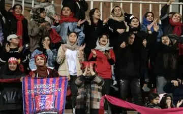 ویدیو | تشویق نساجی در تهران؛ ورزشگاه دستگردی غرق انرژی شد