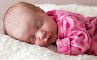 علت خنده نوزاد در خواب چیست ؟ حقایق جالب