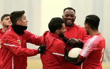 پرسپولیس نباید دو بازیکن با قراردادهای دلاری می گرفت
