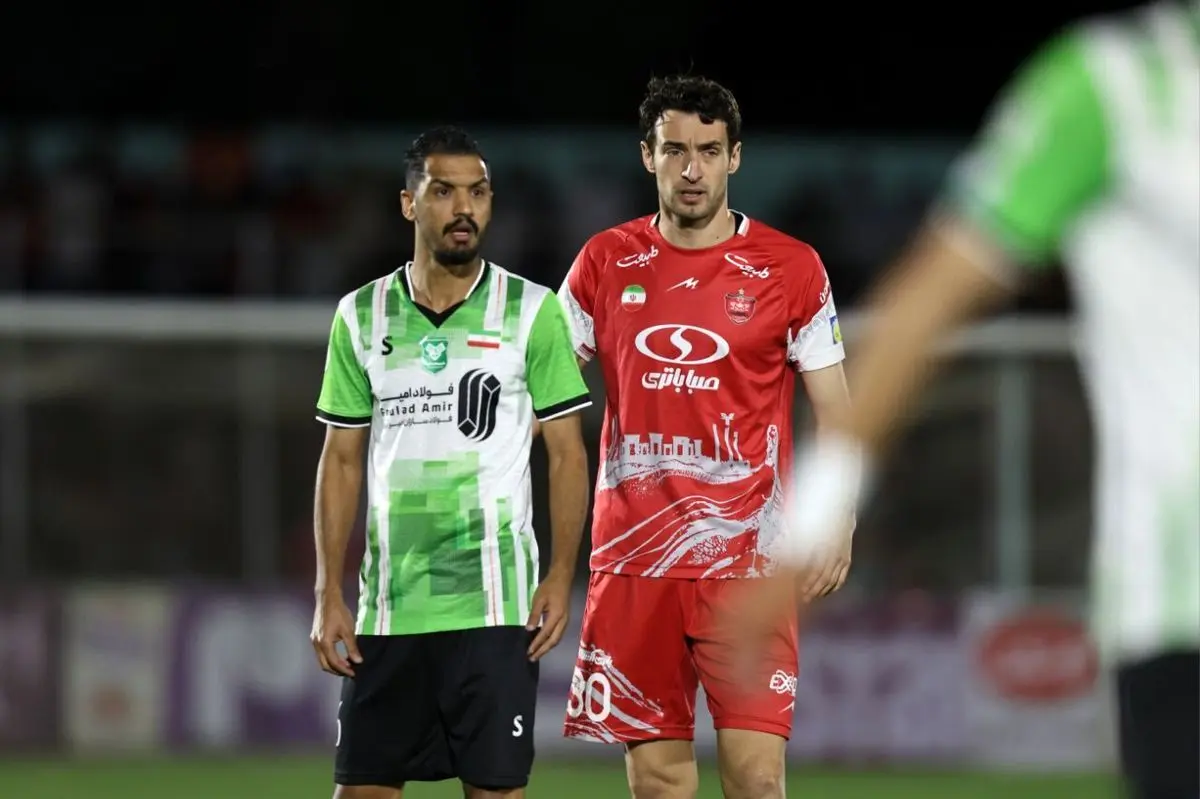 کامبک سرخ در خرمآباد؛ پرسپولیس با پیروزی دراماتیک به نایب قهرمانی چشم دوخت