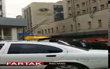 آتش‌سوزی در ساختمان ۸ طبقه اداری وزارت نیرو در میدان ولیعصر تهران + فیلم