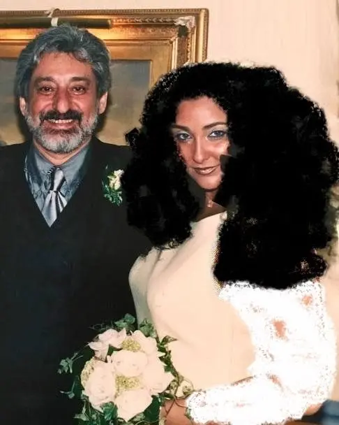 عکسی بسیار متفاوت از همسر دوم ابی به نام مهشید در روز عروسی اش منتشر شد که چهره اش بسیار فرق می کند.