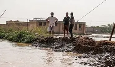 پتروس‌های فداکار خوزستانی مانع ورود سیل به مزارع شدند