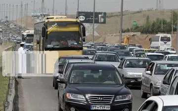 ترافیک در جاده‌های مازندران سنگین است
