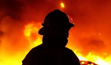 مهار آتش‌سوزی بازار اطلس قشم؛ تلاش دلاورانه آتش‌نشانی!