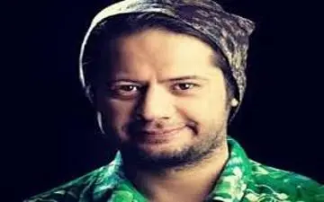 «علی صادقی» با استایل عجیبش در جشن حافظ