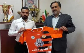 مدافع سایپا قراردادش را تمدید کرد