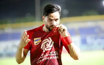 کامیابی نیا: حالا که لیگ را به دست آوردیم همه تمرکزمان روی جام حذفی است/ پرسپولیس باید ثبات مدیریتی داشته باشد