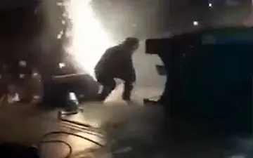 خواننده روی سن حادثه آفرید+ فیلم