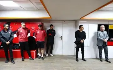 جلسه شبانه درویش در اردوی سرخ ها!

