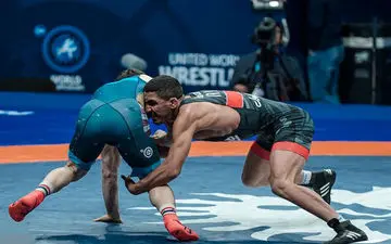 رحمان عموزاد با اقتدار به فینال رسید