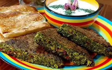 طرز تهیه کوکو سبزی پفکی؛ غذای مجلسی با طعمی بی‌نظیر