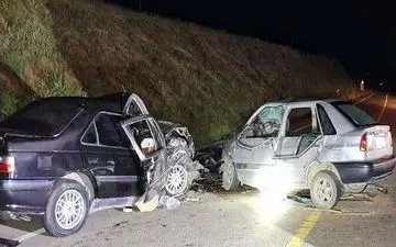 تصادف خونین پژو با پراید در جاده سنندج

