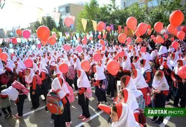 شور و اشتیاق فرشتگان مهرآفرین دبستان مهر آذین در اولین روز مهر 