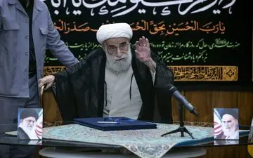 امضای اعتبارنامه ریاست جمهوری پزشکیان توسط اعضای شورای نگهبان به روایت تصویر