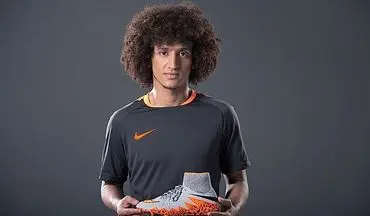 اجبار برترین بازیکن فوتبال آسیا برای کوتاه کردن موهای سرش!