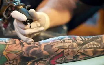 به این دلیل مهم بی‌خیال تتو کردن شوید