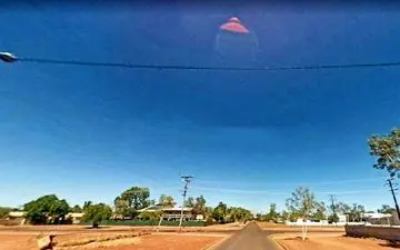 عکسی خیلی عجیب از بشقاب پرنده در آسمان استرالیا + تصویر