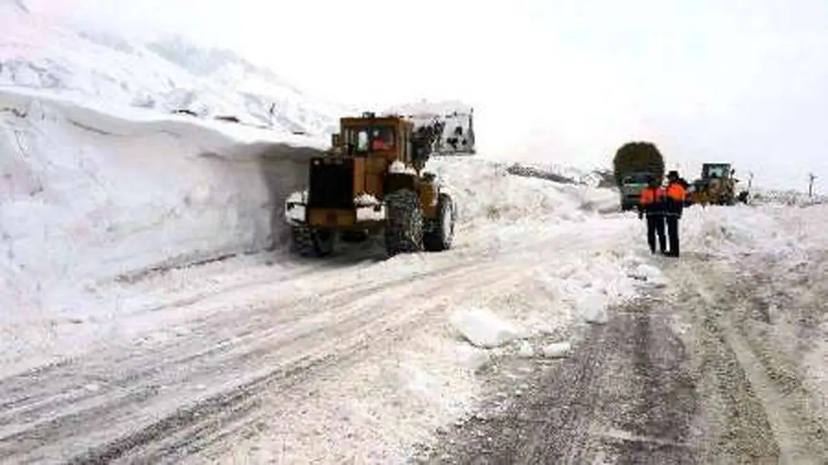 543 روستای آذربایجان غربی در محاصره برف و کولاک