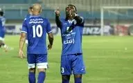 سومین خرید پرسپولیس از استقلال؛ ستاره آبی پوش پیراهن قرمز به تن کرد