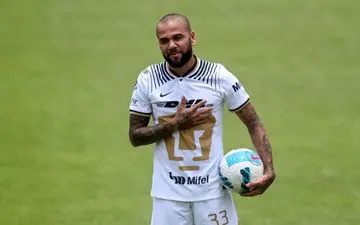 فوتبالیست مشهور به خاطر آزار جنسی به زندان رفت! + عکس