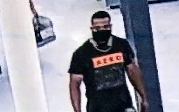 اقدام جنون آمیز بیمار کرونایی در فروشگاه زنجیره ای + عکس