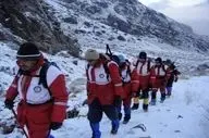تلاش بی‌وقفه امدادگران؛ جستجو برای یافتن کوهنوردان مفقود شده در بانه!
