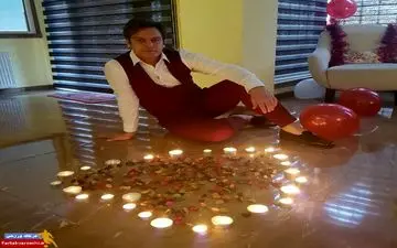 کری خوانی متفاوت و خانوادگی پرسپولیسی معروف برای استقلالی ها!+عکس