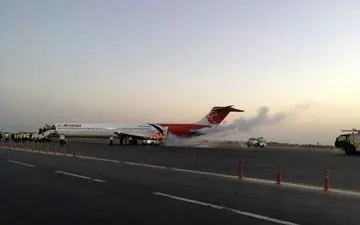 آتش گرفتن هواپیما در فرودگاه اهواز/ عکس