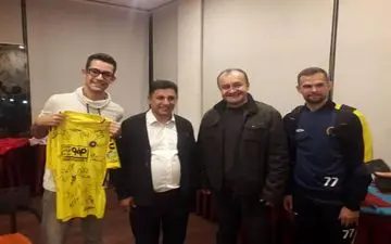 سفیر مجارستان پیراهن کومان را برد + عکس