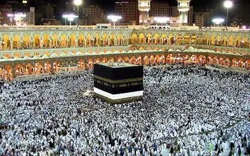 عکس نوه امام‌ (ره) در لباس احرام