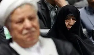 حضور عفت مرعشی، همسر مرحوم آیت الله هاشمی رفسنجانی در راهپیمایی ۲۲ بهمن