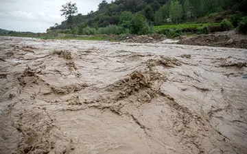 آب های خروشان رودخانه وکیل آباد نو عروس را بلعید