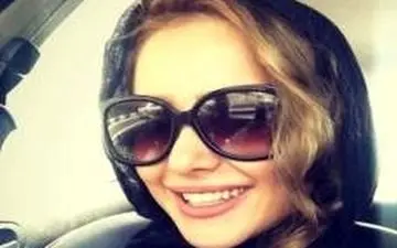 تبلیغ الناز حبیبی برای طراح مدل مانتو هایش