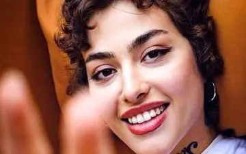 ریحانه پارسا از برادر خود رونمایی کرد ! | ریحانه پارسا به دنبال چیست ؟