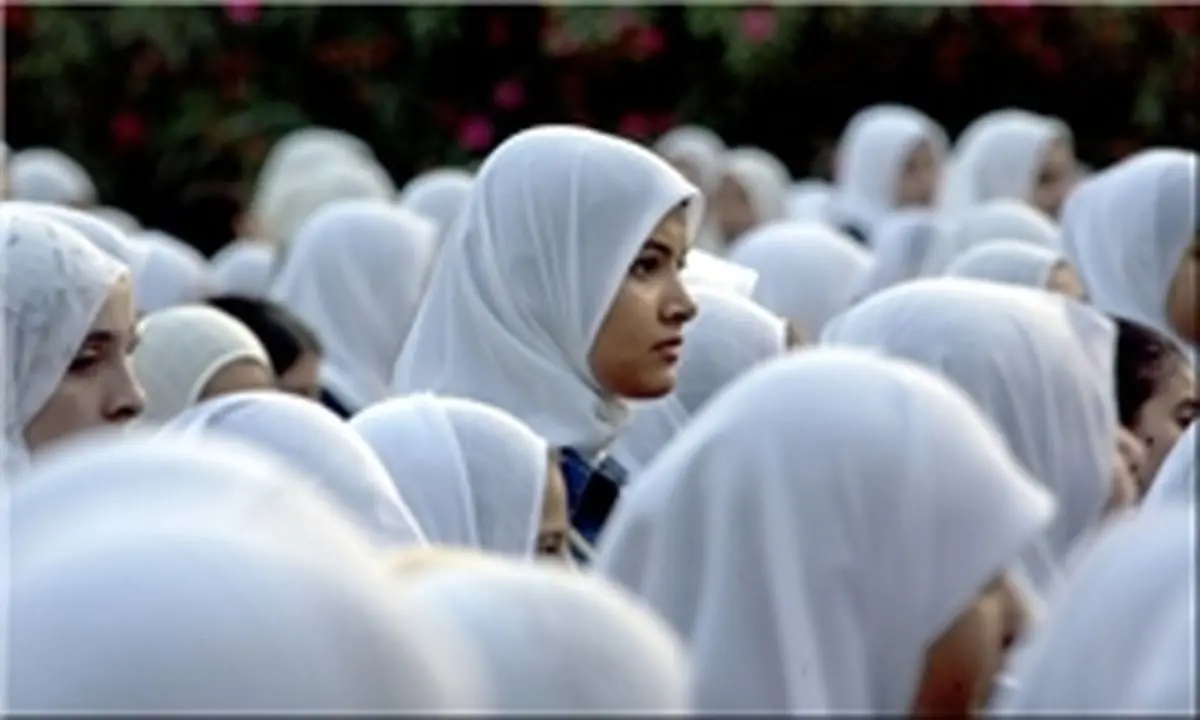  آزار دختران مسلمان در جریان سفر آموزشی درباره هولوکاست به لهستان