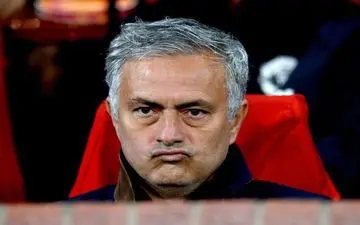 روی یادداشتی که مورینیو به توپ جمع کن داد، چه نوشته شده بود؟ + عکس 