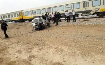 برخورد پراید با قطار باری در "هرسین" یک زخمی به جا گذاشت  