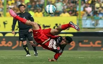 همه زمین به دنبال طارمی! + عکس