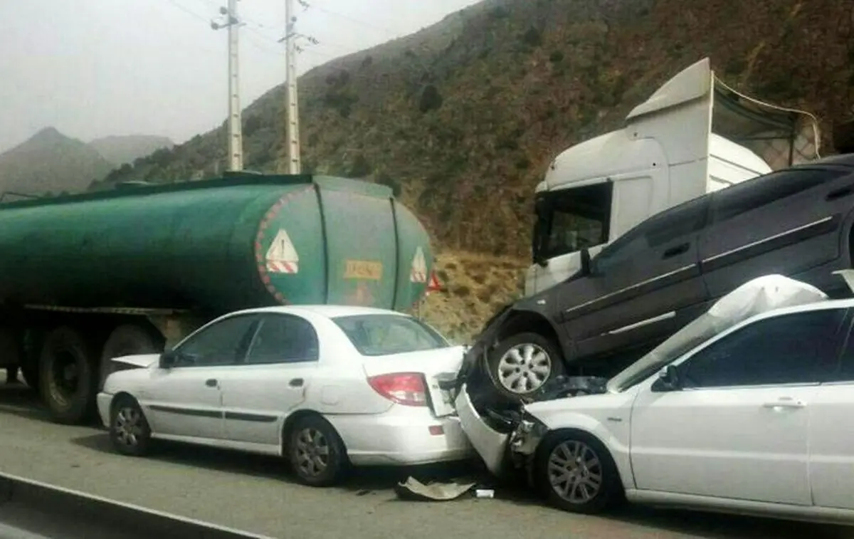 عکس / عجیب ترین تصادف زنجیره ای در جاده فیروزکوه / زانتیا به پرواز در آمد!